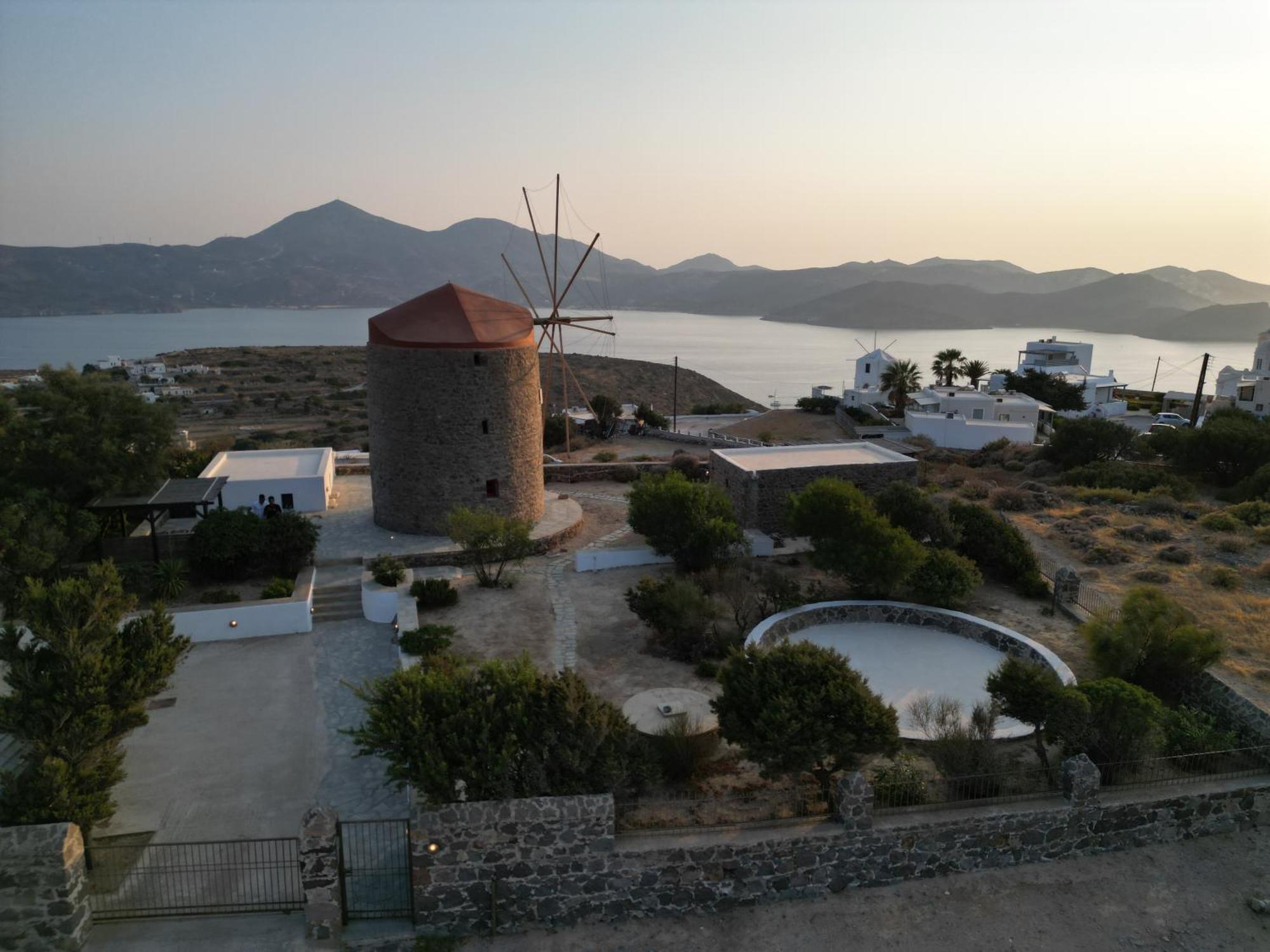 Marketos Windmill And Houses Tripiti Ngoại thất bức ảnh